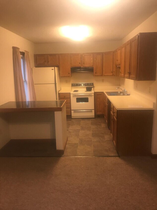 Foto principal - 345 Carley Brook Rd