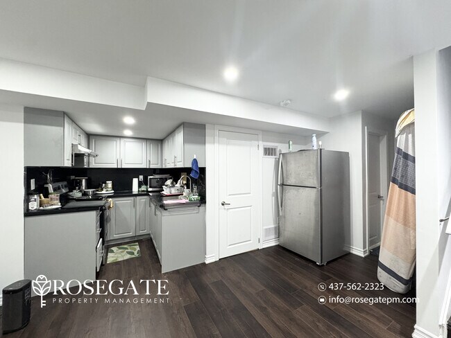Building Photo - Spacious 1-Bedroom Walk-Out Basement Apart...
