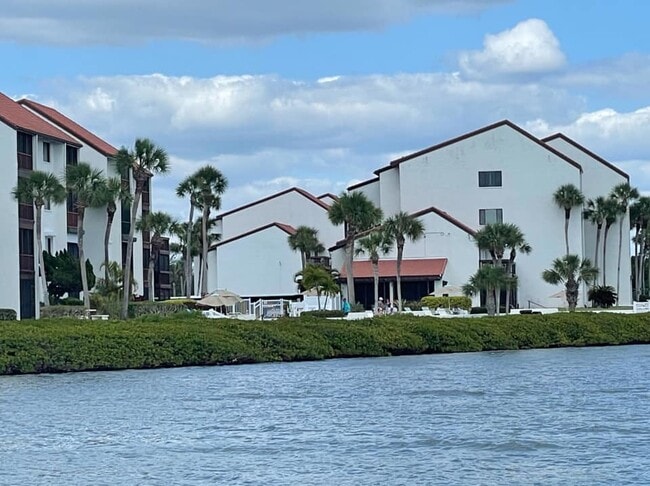 Building Photo - 1628 Stickney Point Rd