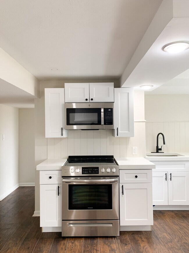 Kitchen - 648 E 400 S