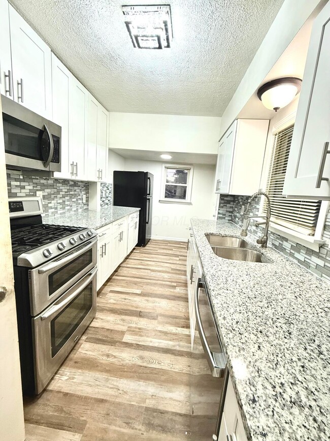 Foto del edificio - 1715 Thomas Ave