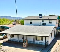 Building Photo - 517 Bataan Cir