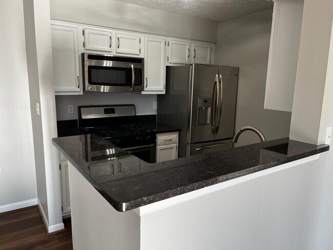 Building Photo - 8941 Town Center Cir