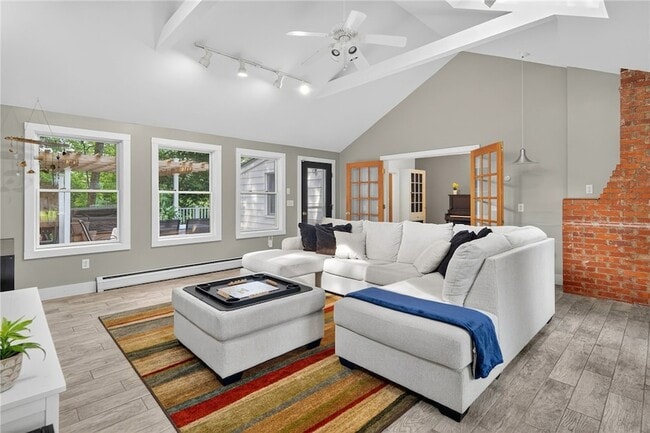 Foto del edificio - 204 Roat St