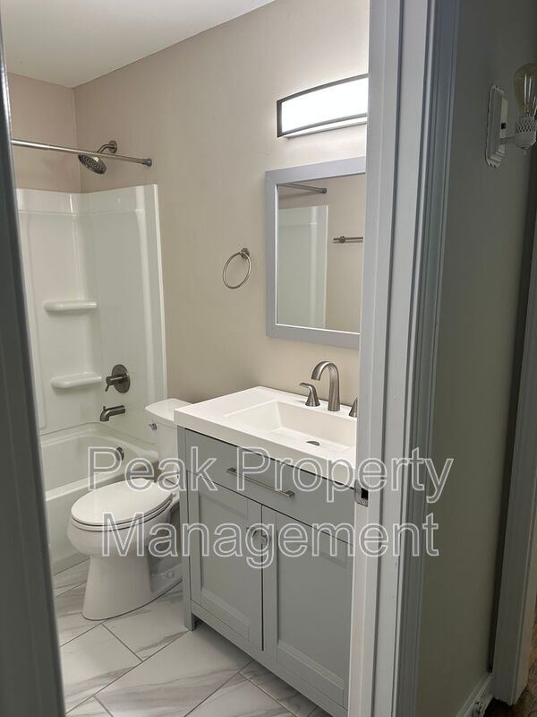 Foto del edificio - 1815 Rockwood Rd