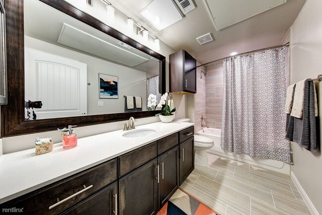 Foto del edificio - 1 br, 1 bath  - 23543 Kingsland Blvd