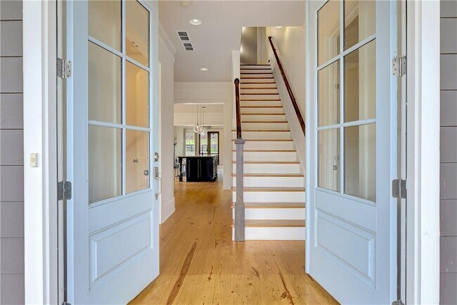 Building Photo - 10559 Serenbe Ln