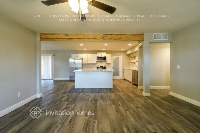 Building Photo - 3136 W Cactus Rd