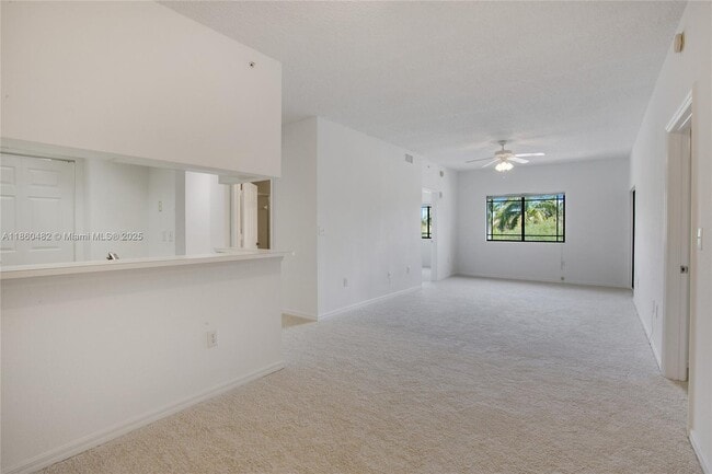 Building Photo - 2813 Grande Pkwy