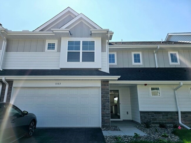 Foto del edificio - 1103 Middlefield Rd