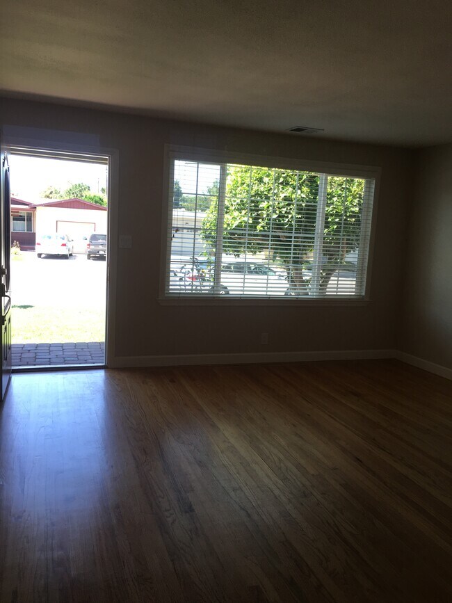 Foto del edificio - 2376 Forbes Ave