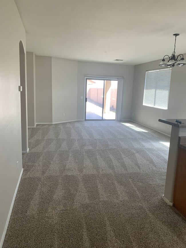 Foto del edificio - Updated 4 bed/2 bath in Great Location