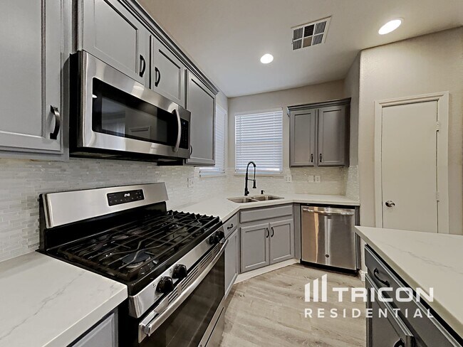 Building Photo - 9204 Pembrook Falls Avenue Las Vegas NV