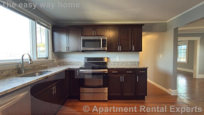 Building Photo - 62-64 Billings Ave Unit #2