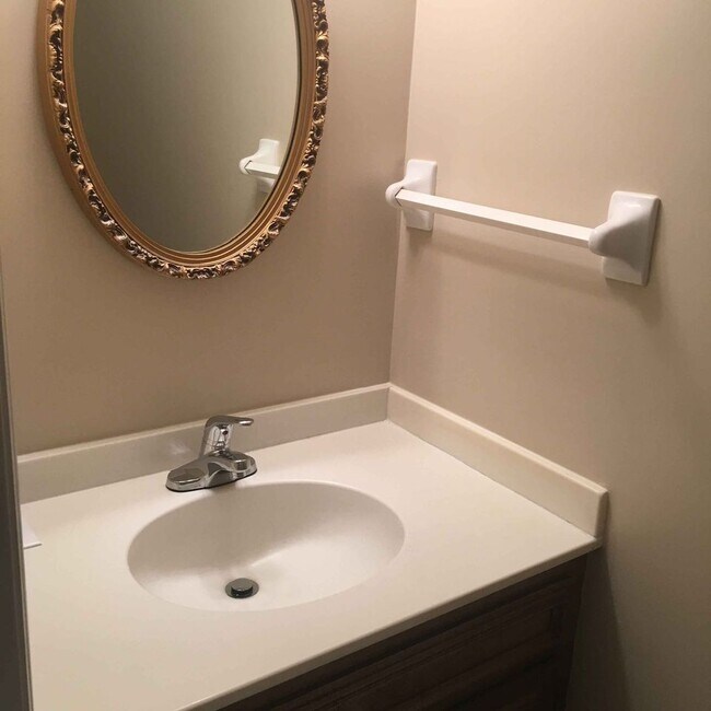 Building Photo - 5768 Stone Brook Dr