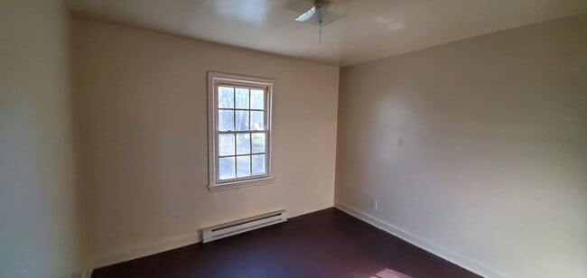Foto del edificio - 2 Bedroom 1 Bathroom Duplex!