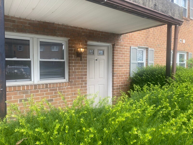Foto principal - 115 Miller Rd