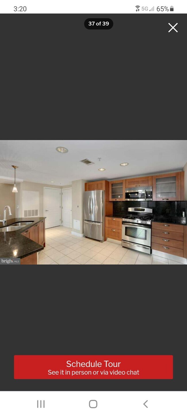 Kitchen - 2451 Midtown Ave