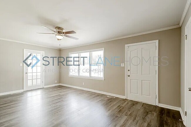 Building Photo - 1160 Lamont St