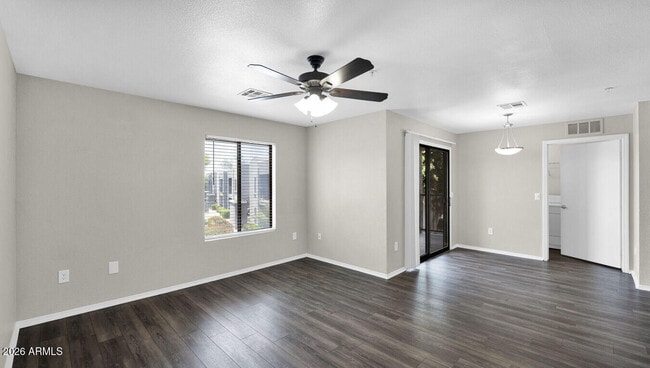 Foto del edificio - 5611 S 32nd St