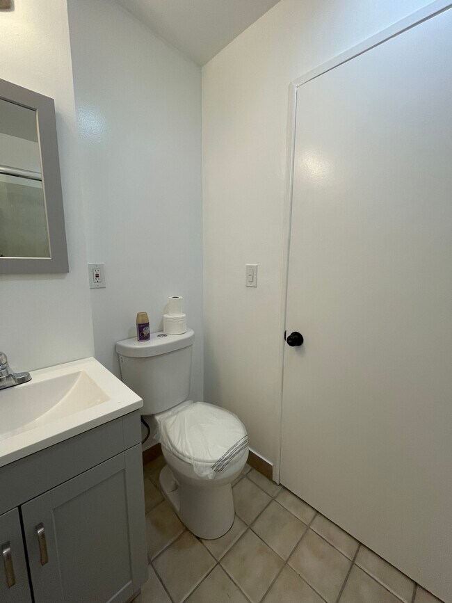 BATHROOM - 741 N St Andrews Plz