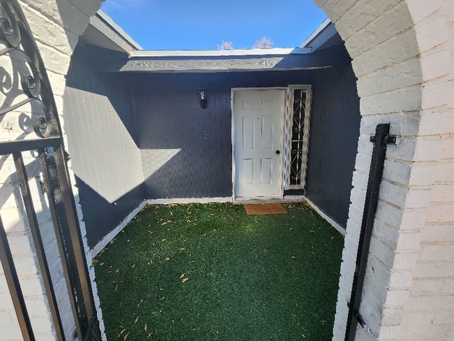 Building Photo - 5536 Longview Dr