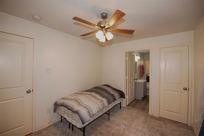 Foto del edificio - 2802 Canfield St