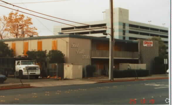 Primary Photo - Del Valle Apartments