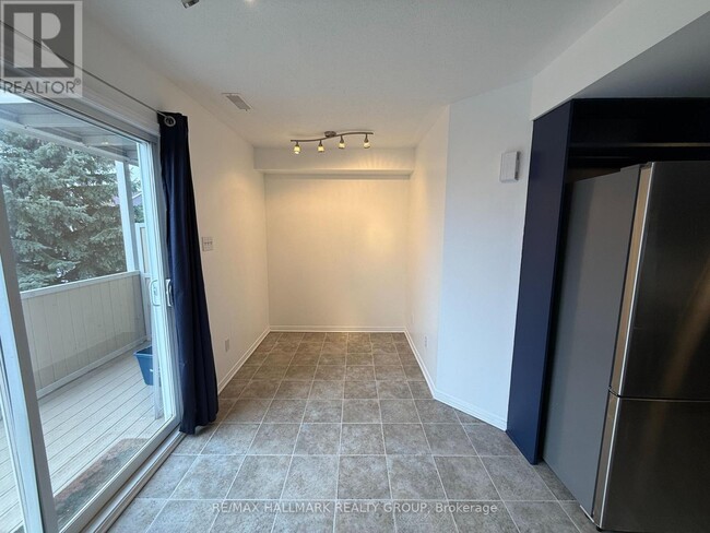 Building Photo - 2218 Bois-Vert Pl