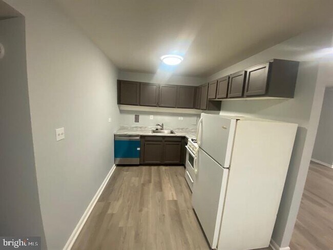 Foto del edificio - 5801 Quantrell Ave