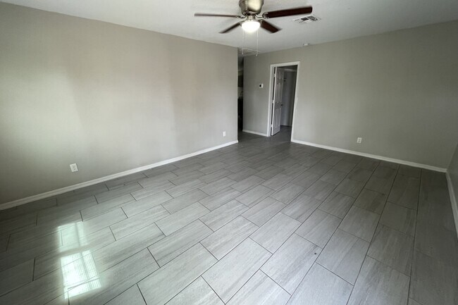 Foto del edificio - 2204 W Campbell Ave Unit 1