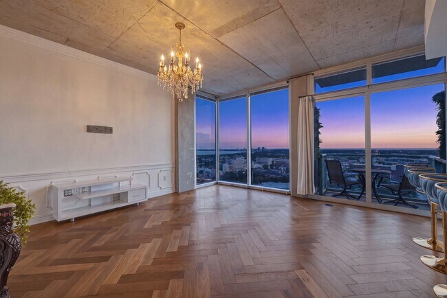 Foto del edificio - 777 N Ashley Dr