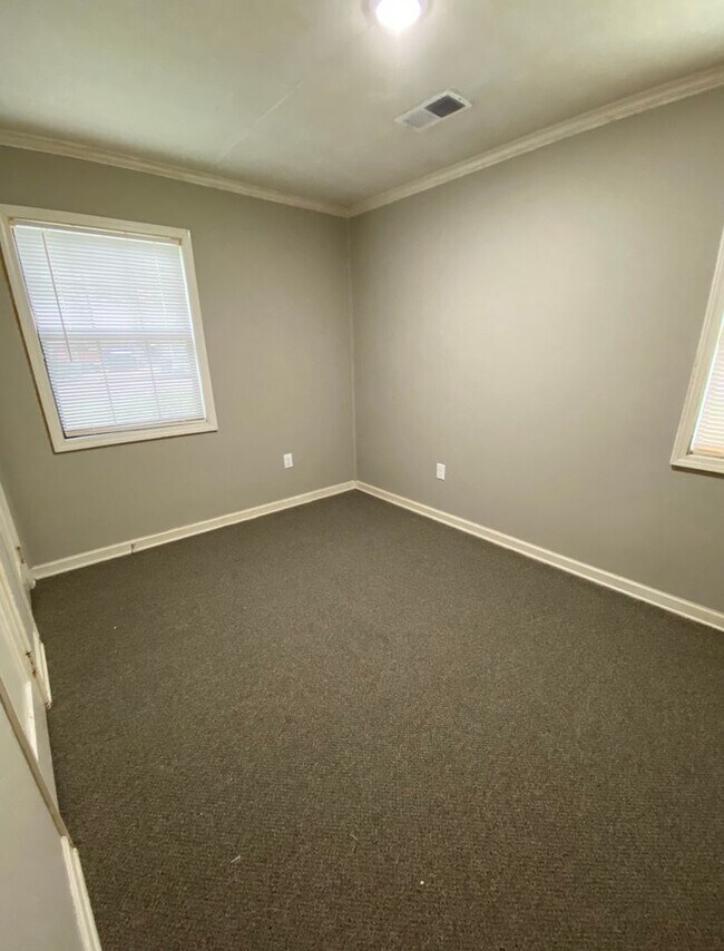 Foto del edificio - 7854 Captain- 2 Bdrm 1 Bath