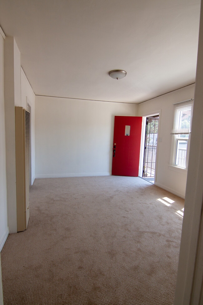 Living Room - 2809 Rowena Ave