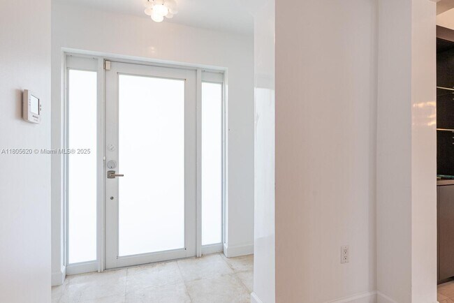 Building Photo - 1130 Lugo Ave