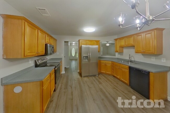 Building Photo - 210 Signet Ct