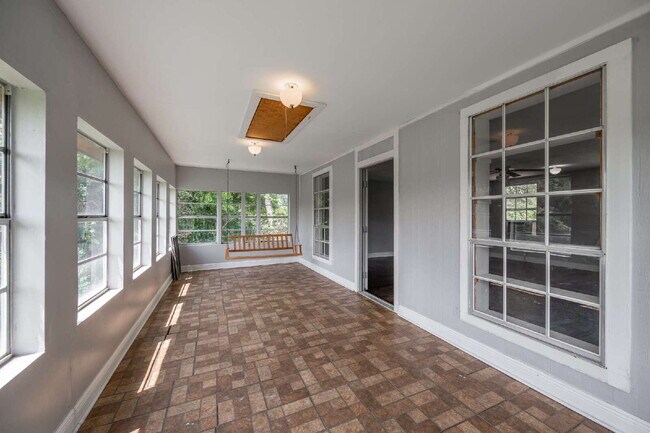 Foto del edificio - Rare Horse-Ready Property in Manvel