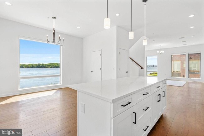 Building Photo - 3213 Birchview Walk