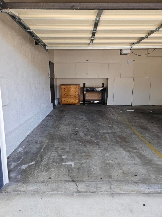 Building Photo - 1107 Carlsbad Pl