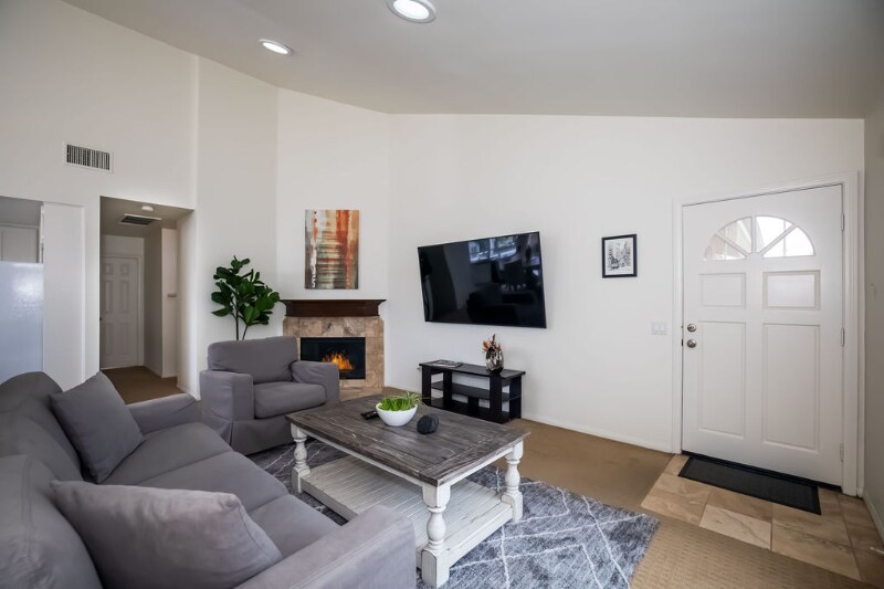 Foto principal - 1860 Pacific Beach Dr