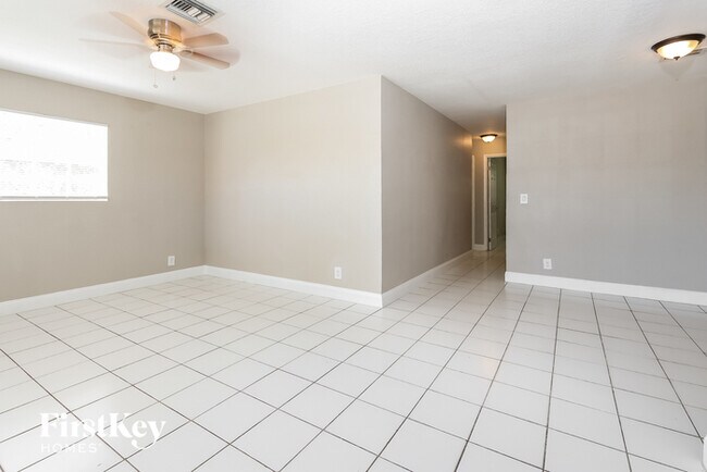 Foto del edificio - 2301 NW 1st St