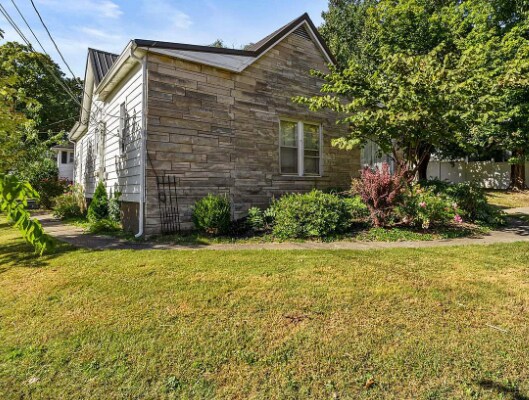 Foto principal - 306 E Main St