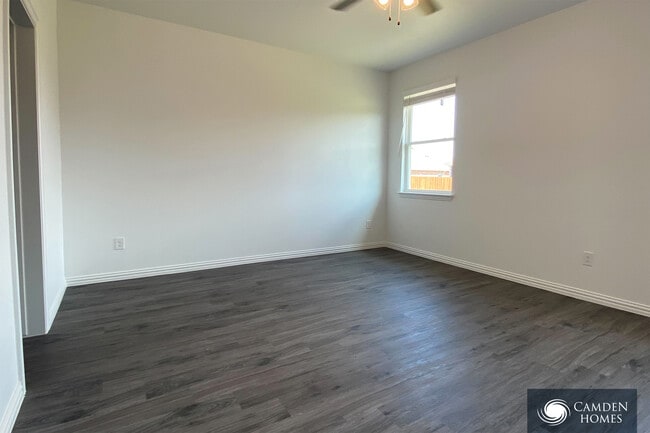 Building Photo - 2127 Cole St