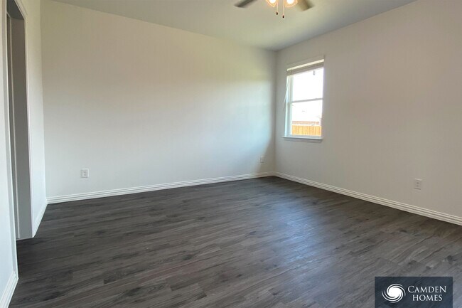 Building Photo - 2545 Jax St