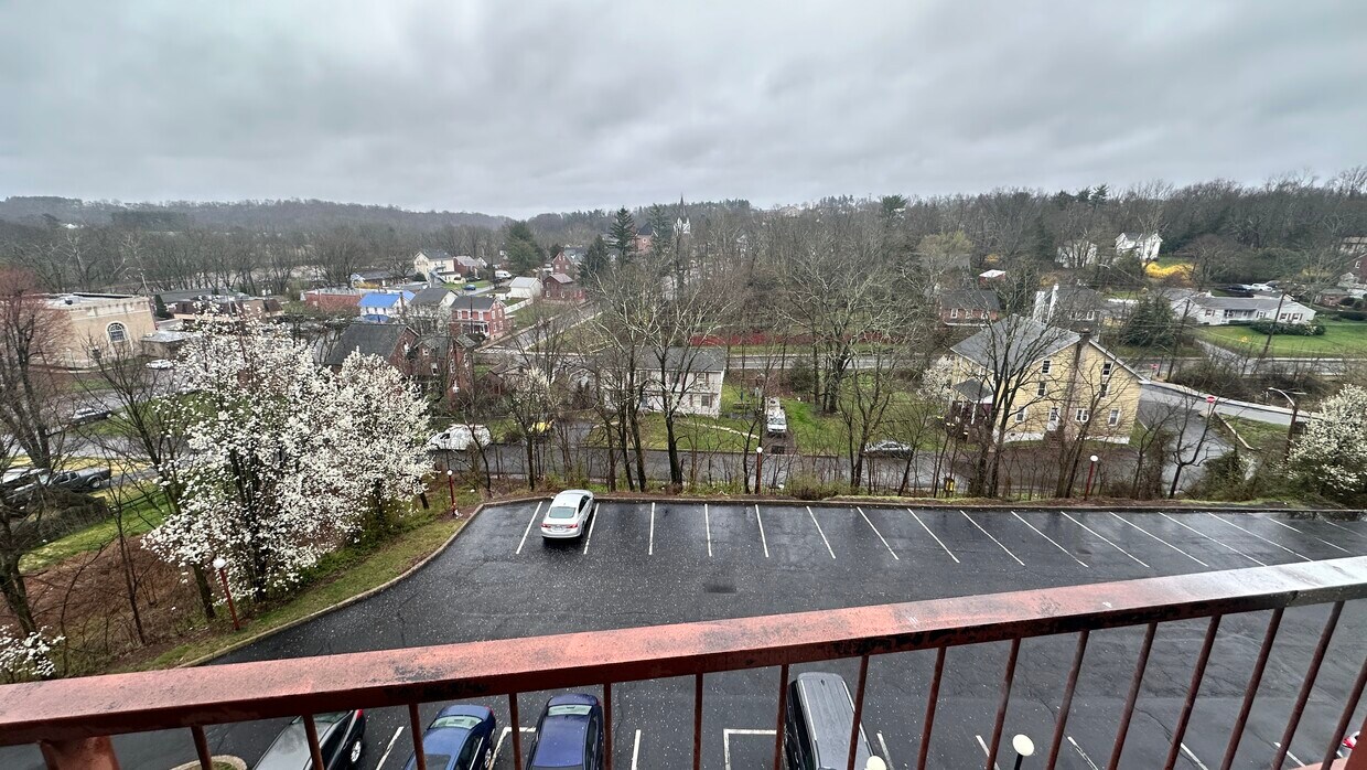 2433 Forest Ln Unit E8, Schwenksville, PA 19473 Condo for Rent in