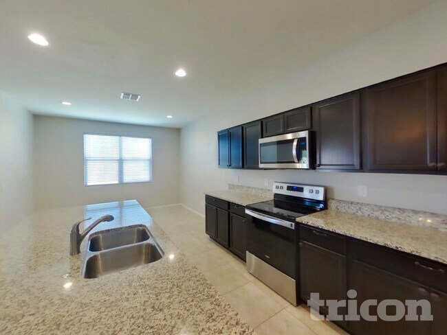 Foto del edificio - 5250 E Wallace Wy