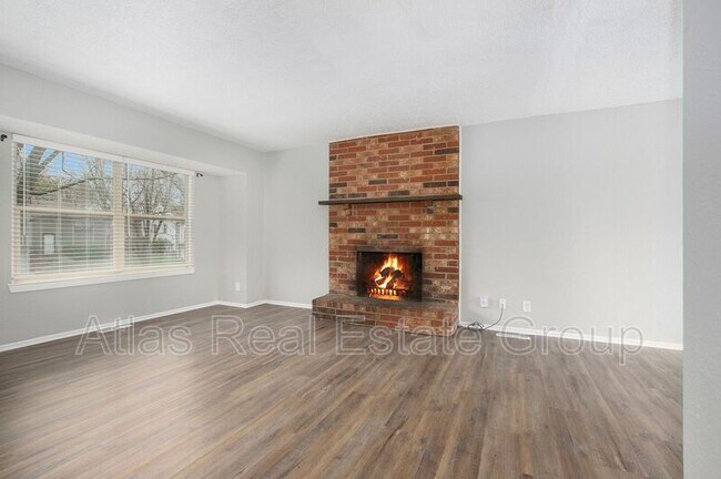 Building Photo - 12809 S Sycamore St