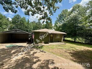 Building Photo - 5105 Lewis Ln