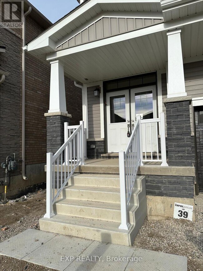 Photo du bâtiment - 128 Lilac Cir