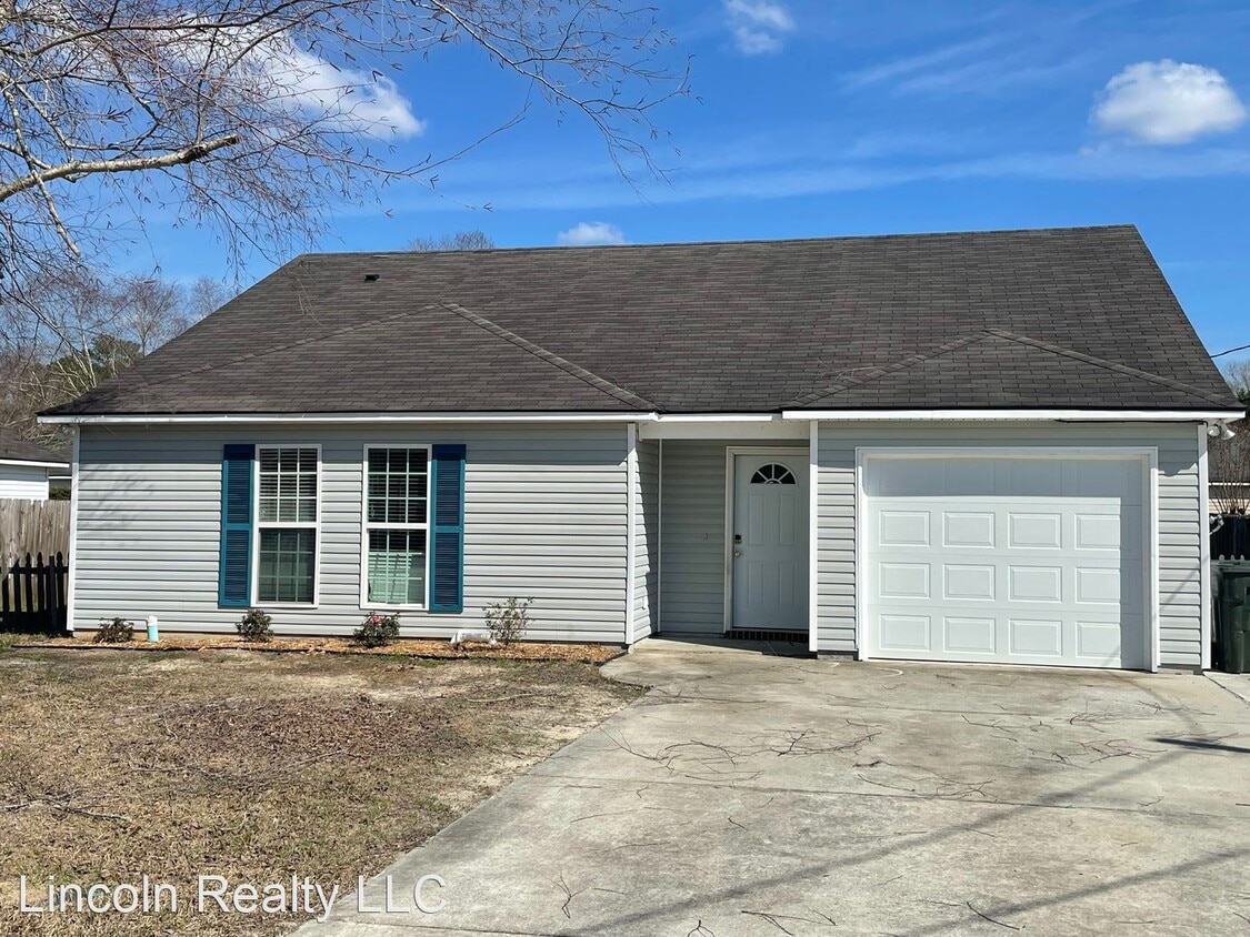 3 br, 2 bath House 831 Madelyn St. * House Rental in Hahira, GA